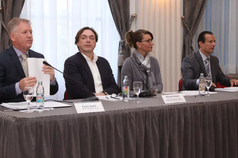 Građani trojkom ocijenili kvalitetu usluga koje pruža javna uprava