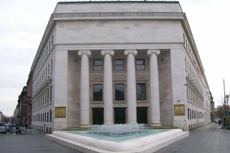 HNB poziva na oprez pri sklapanju kredita putem interneta