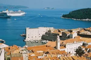 Prihodi od turizma u prvoj polovici 2016. 2,4 milijarde eura, 153 milijuna eura više nego lani