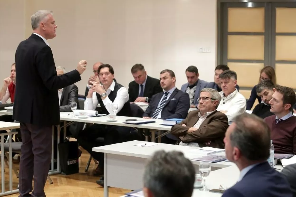 Darko Tipurić na seminaru Liderove akademije: Državnim tvrtkama treba kopernikanski preokret