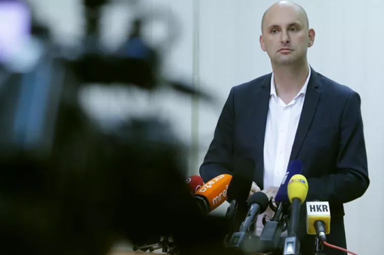 Mogućnost prijave poljoprivrednog zemlji&scaron;ta uz dva svjedoka vi&scaron;e nije moguća