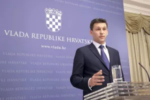 Petrov propisuje tablete za zastupnike