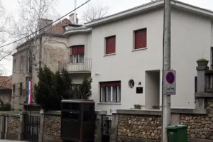 '&Scaron;tedljivi' Mesić sam plaća tro&scaron;kove Ureda biv&scaron;eg predsjednika