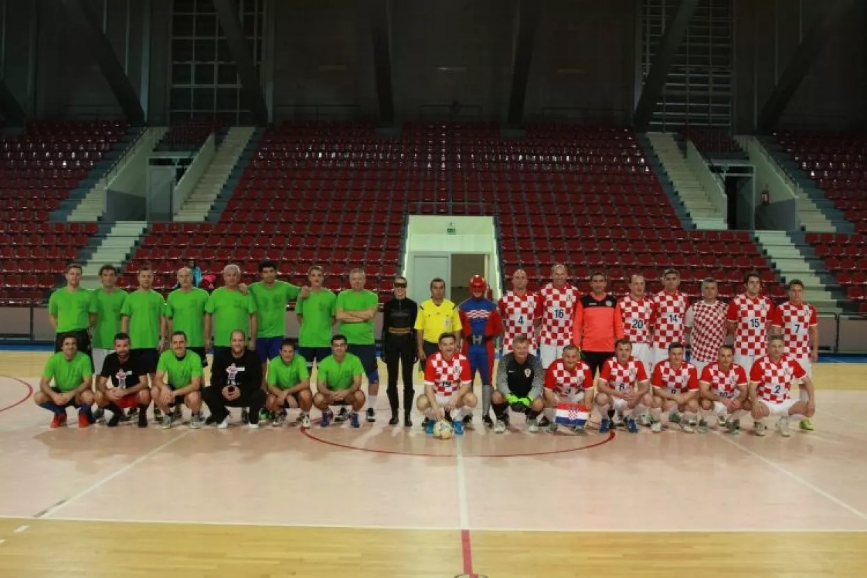 Poduzetnici nadigrali gradonačelnike u revijalnoj i užarenoj utakmici