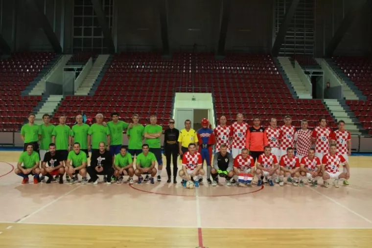 Poduzetnici nadigrali gradonačelnike u revijalnoj i užarenoj utakmici