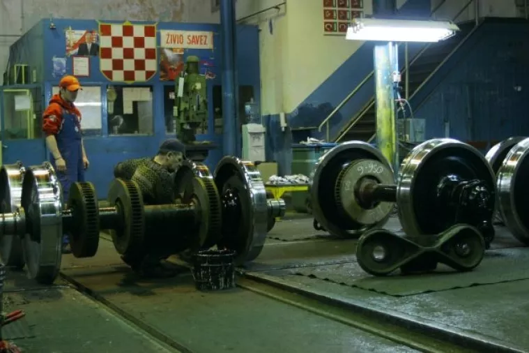 Gredelj isporučio obnovljene vagone u Crnu Goru