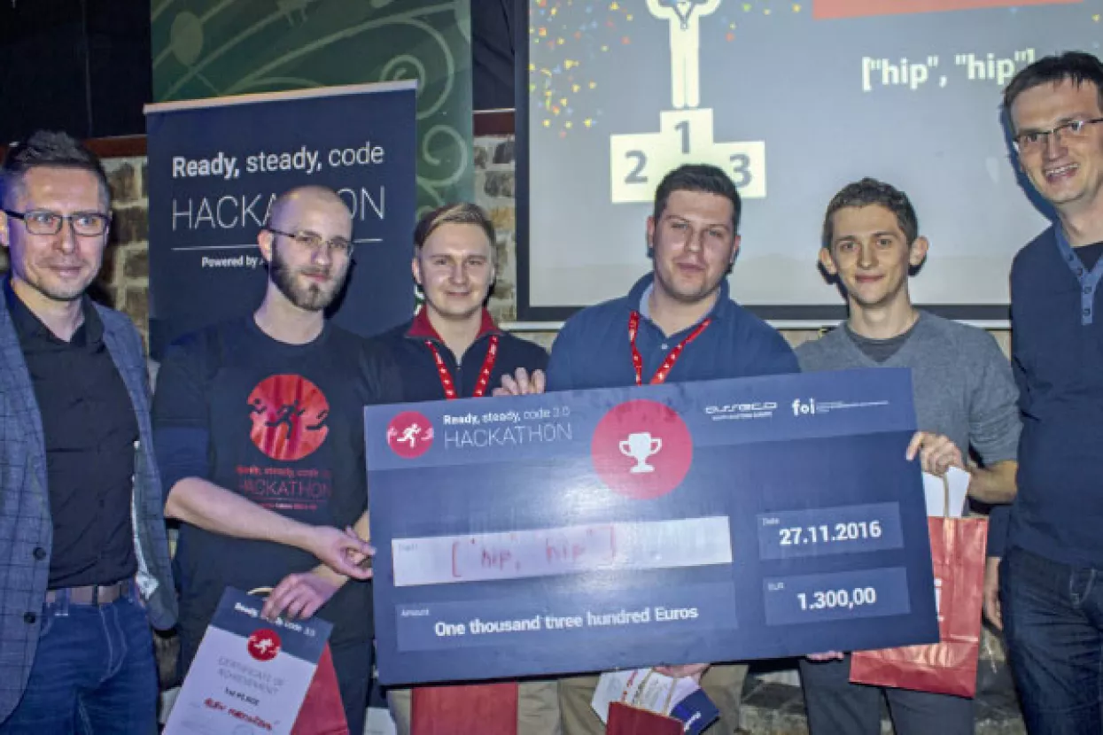 Ready, steady, code! - Profesionalci u hackatonu ponesu papuče ili rade u pidžami