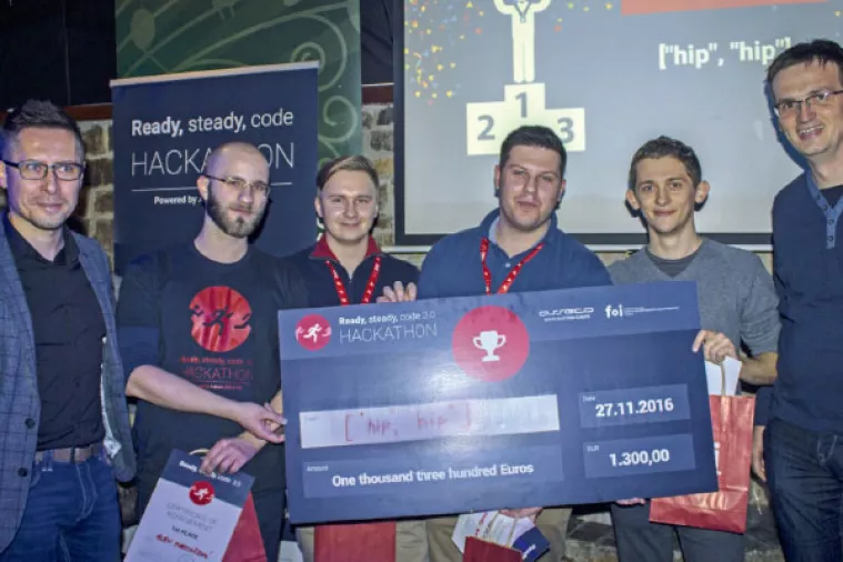 Ready, steady, code! - Profesionalci u hackatonu ponesu papuče ili rade u pidžami