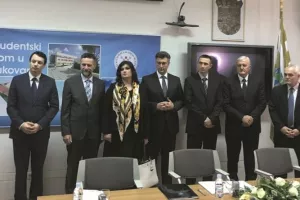 Nezavisni vijećnik Svete Nedelje podijelio &scaron;ibe izvr&scaron;noj vlasti