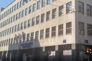 Stranke svake četiri godine zaposle 20 tisuća uhljeba