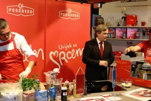 Predstavljeno strateško partnerstvo Podravke i Gammachefa na projektu robota-kuhara