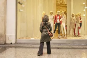 Promet u trgovini u studenom pao za 1,6 posto, porastao na godišnjoj razini