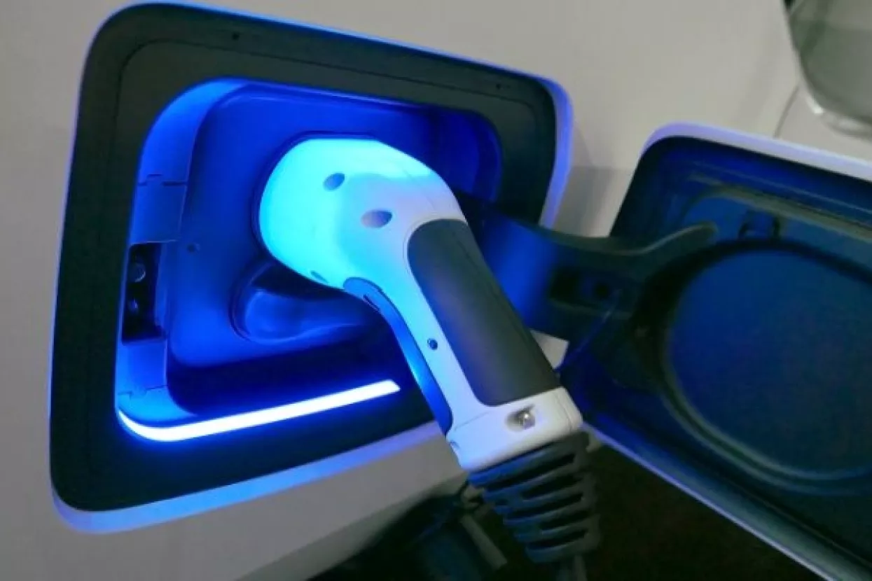 Samsung predstavio baterije za EV s dometom do 500 km nakon 20 minuta punjenja