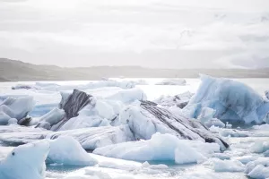 Kako preživjeti propadanje u zaleđeno jezero?