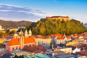 Slovenci smanjili proračunski deficit za 2,4 posto