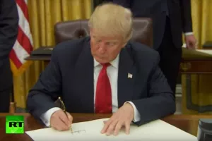 'Blitzkrieg': Trump ispunio središnje predizborno obećanje i krenuo s deregulacijom zdravstva