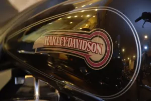 Kako su poslovali naftni div Exxon Mobil i popularni proizvođač moticikala Harley-Davidson?
