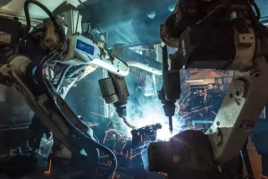 Kineska tvornica zamijenila 90 posto ljudi robotima, učinkovitost porasla 250 posto