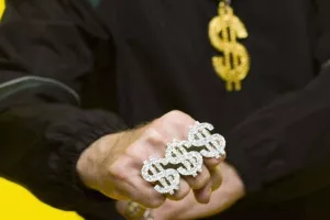 Valutni rat: Pljušte optužbe o deprecijaciji, dolar oslabio peti tjedan zaredom