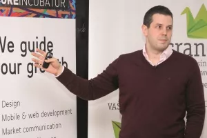 Svatko može otvoriti j.d.o.o. i zaposliti ljude kao Uberove vozače