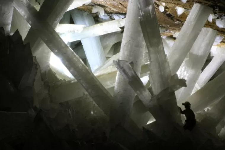 Znanstvenici probudili u divovskim kristalima tisućama godina uspavane mikrobe