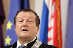 Rektoru Borasu dodijeljen Šipak godine za Antikomunikatora godine