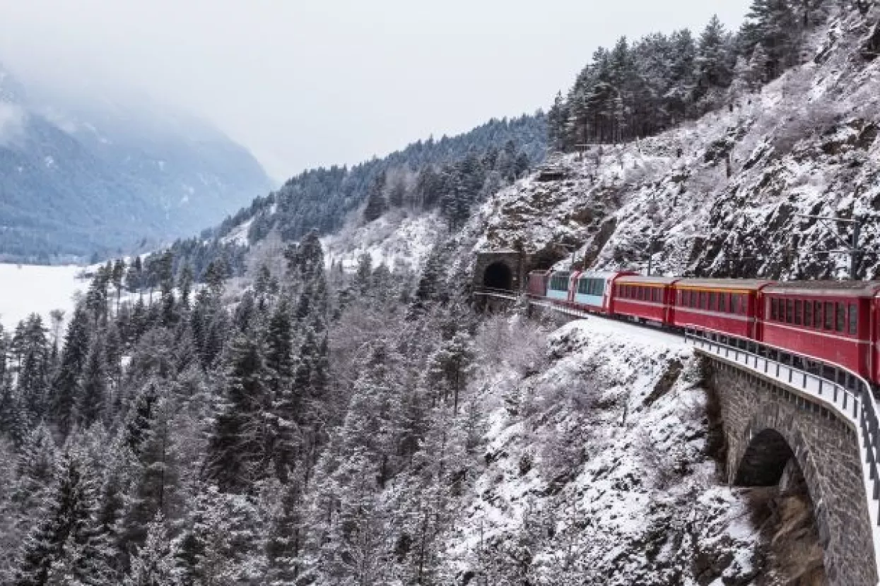 Gotovo polovica švicarskih industrijskih kompanija razmišlja o operativnom izlasku iz domovine
