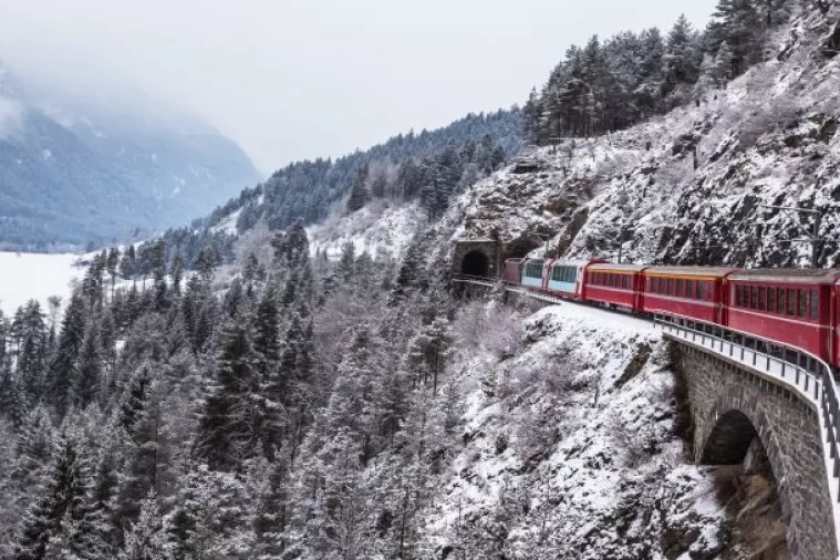 Gotovo polovica švicarskih industrijskih kompanija razmišlja o operativnom izlasku iz domovine