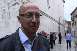 Ivan Kovačić zaprijetio ostavkom, traži očitovanje od premijera i Đakićevu ispriku