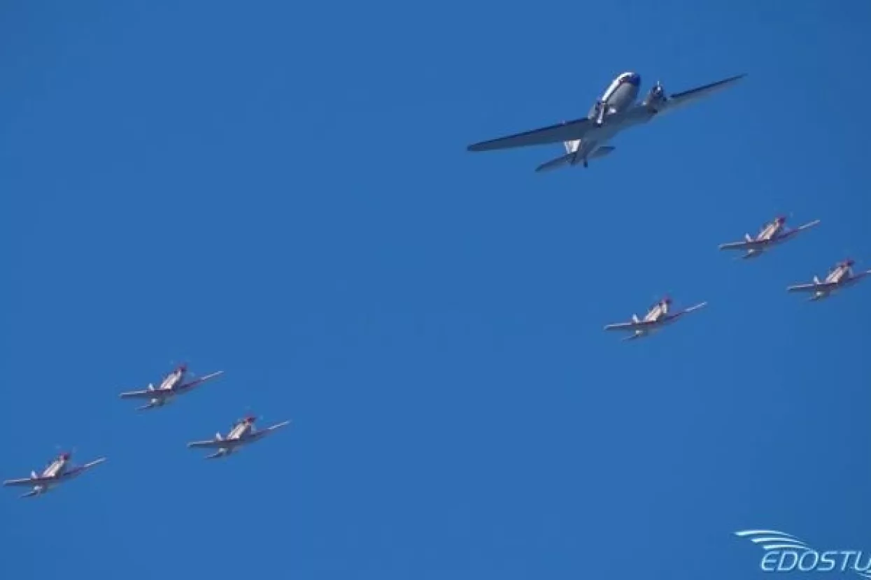 VIDEO: Krila Oluje ispratila nad Zadrom DC-3 Breitling