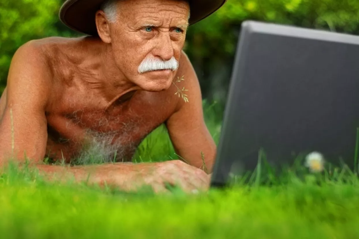 Tjeraju ih da rade duboko u starost, a čak su i internetske tražilice posla namještene protiv njih