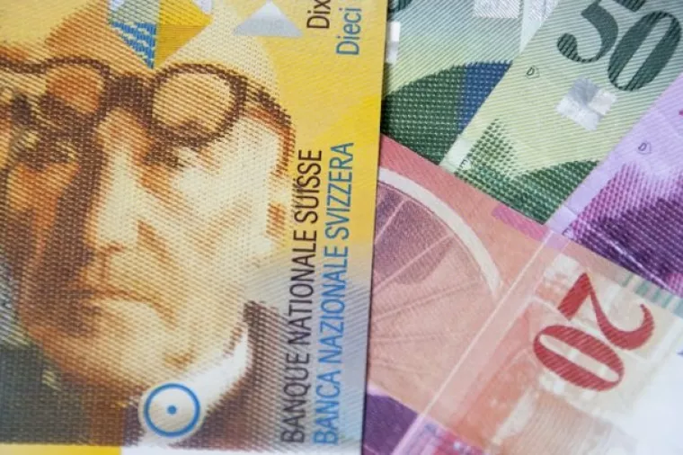 Slovenski sud presudio u korist banke u prvoj presudi oko švicarskih franaka