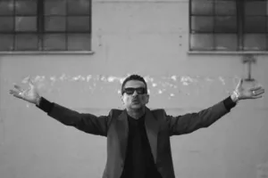 Ulijevo nagnut Depeche Mode predstavio novi, ‘mračan’ album