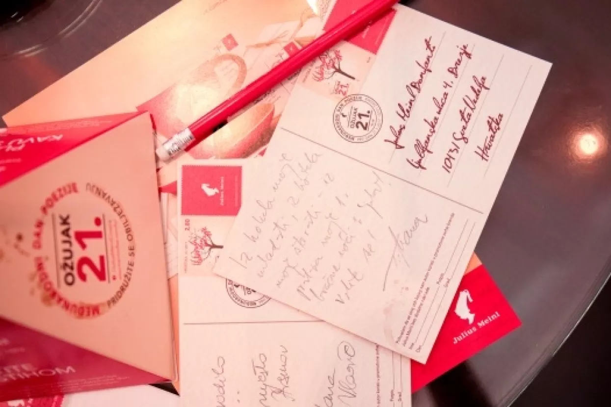 Danas je dan kada kavu možete platiti stihom