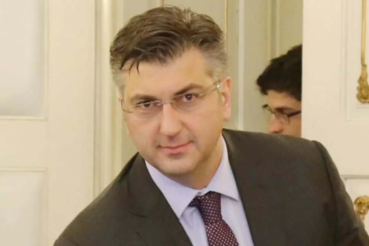 Što će HDZ-u oporba kraj vlastitih članova?