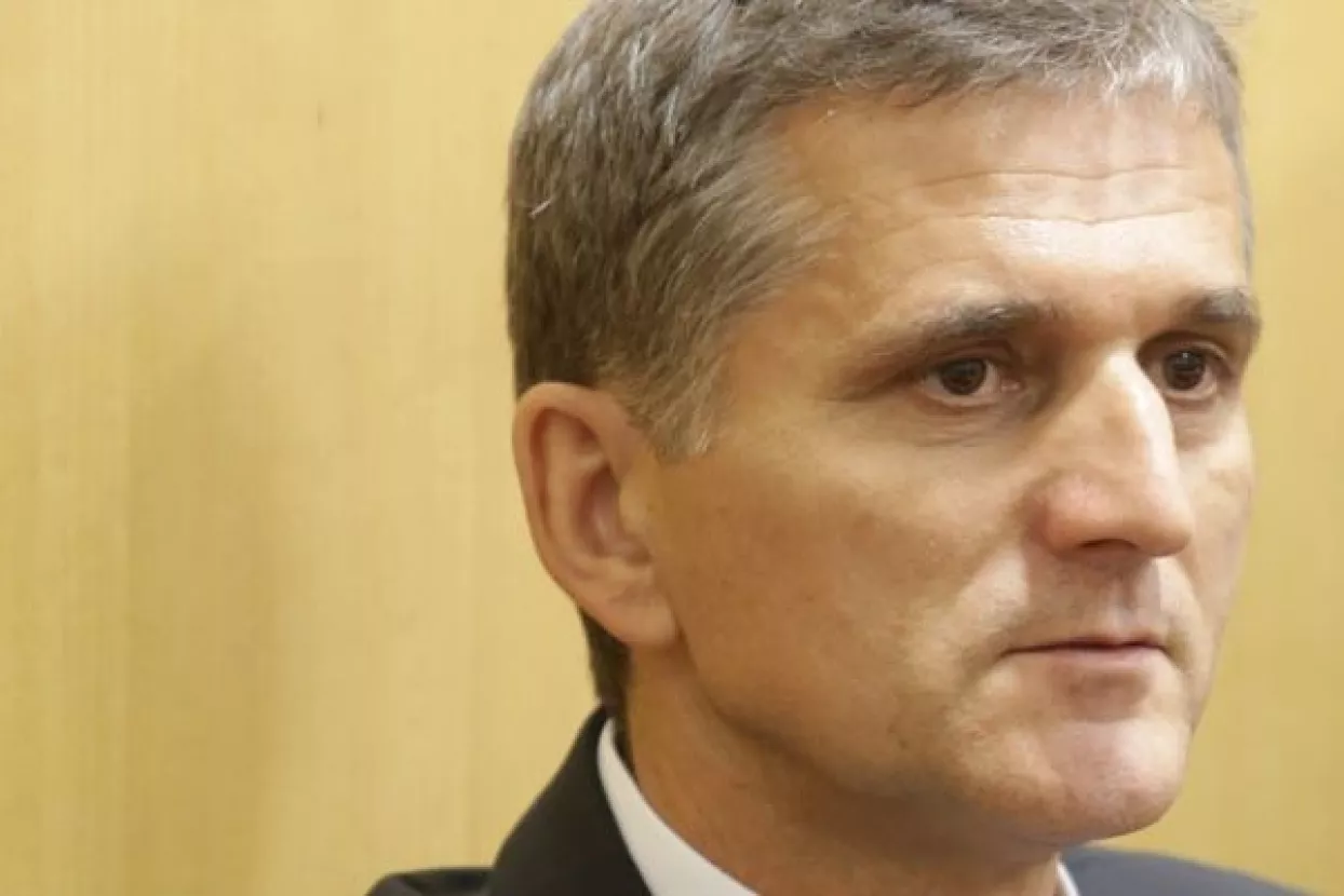 Ministri: Uvođenje poreza na nekretnine, a da ostane komunalna naknada je nedopustivo