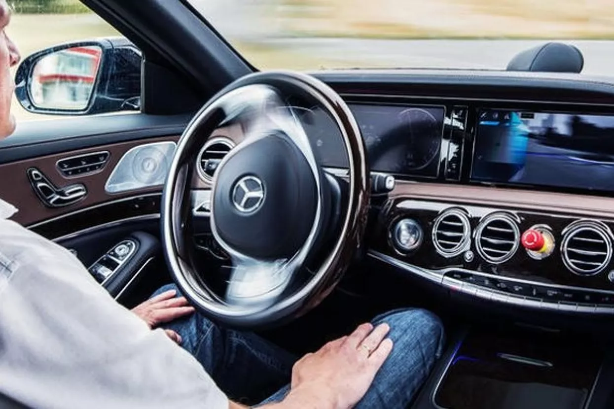 Mercedes obećao samovozeće taksije u samo tri godine