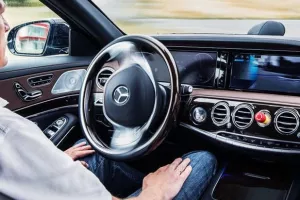 Mercedes obećao samovozeće taksije u samo tri godine