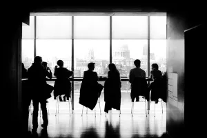 Razbijanje mita: Majčinstvo ne usporava napredak žena u karijeri