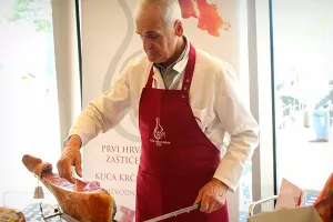 FOTO: Na otvorenju Dana hrvatskog pršuta šampionima proglašeni Mesnica Žužić i Smjeli