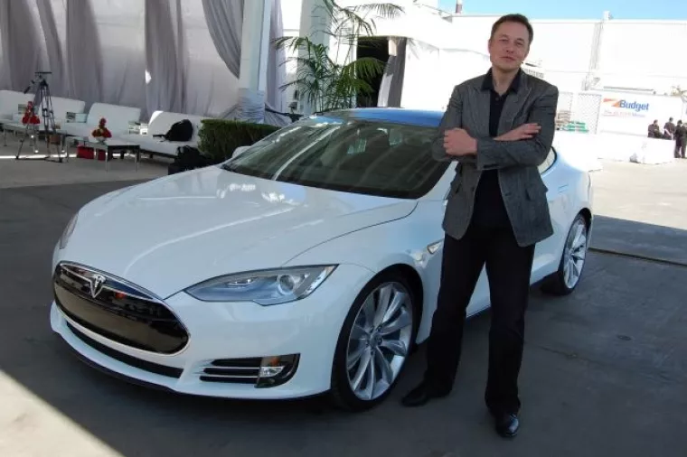 Model S i X: Tesla povlači 53 tisuće vozila zbog ručne