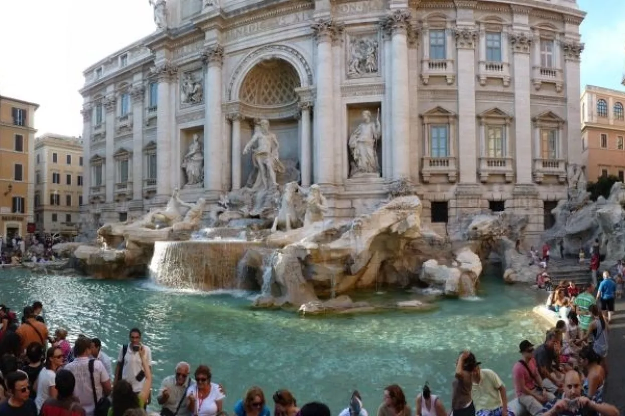 Caritas: Iz Fontane di Trevi izvađeno 1,5 milijuna dolara i dva umjetna zubala