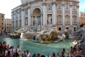 Caritas: Iz Fontane di Trevi izvađeno 1,5 milijuna dolara i dva umjetna zubala