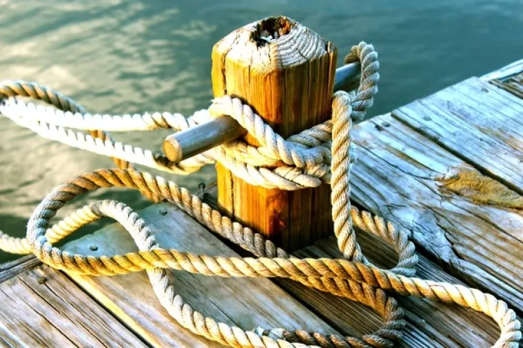 Dvojica mrtvih i ranjenih u eksploziji na slovenskom brodu na Atlantiku