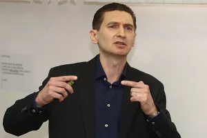 Alajbeg: Pad cijena Agrokorovih dionica ujedno prilika i izazov za ulagače