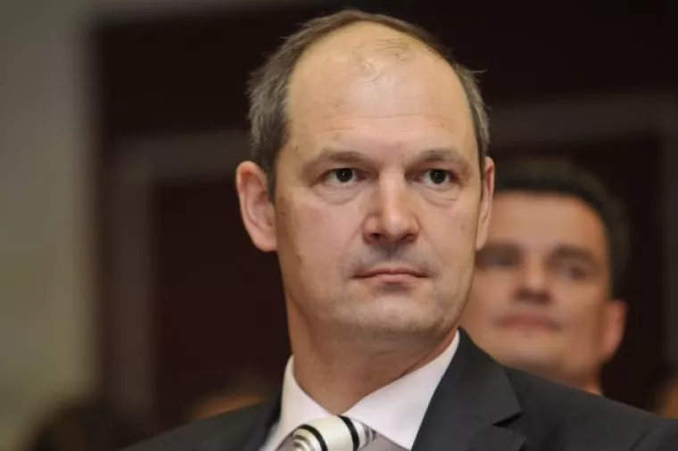 Bankari zakoračili u tabu: Bolje oprostiti 30, nego izgubiti 60 posto potraživanja