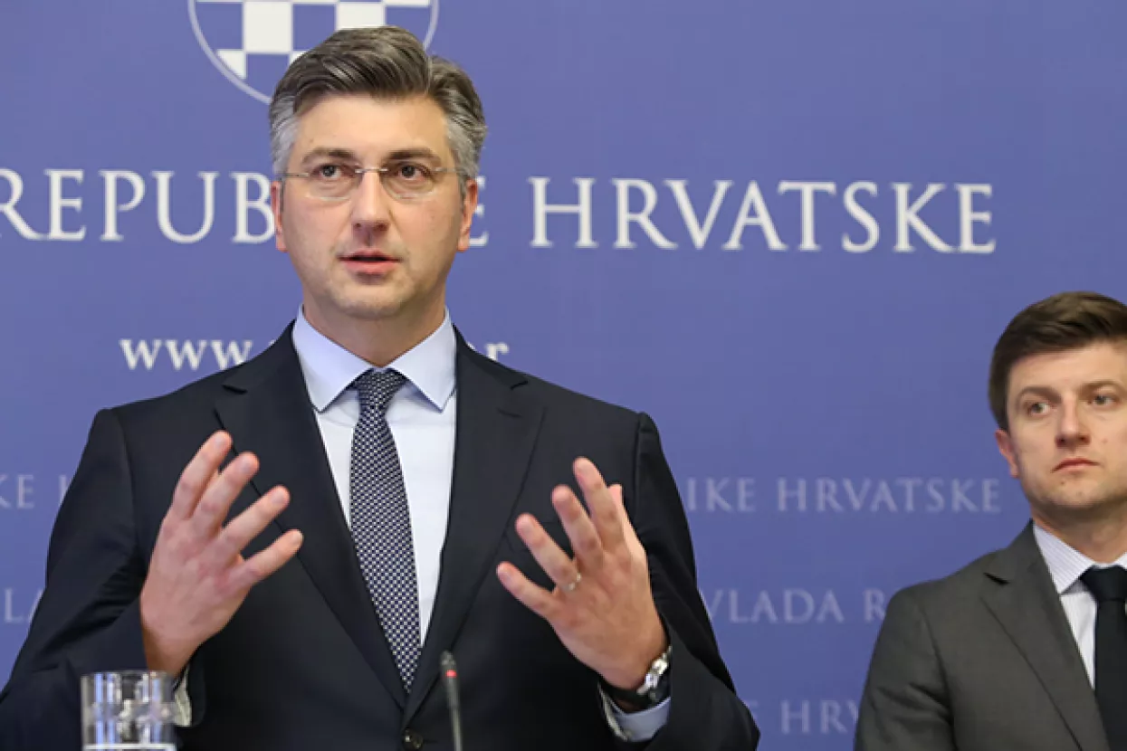 Plenković SDP nazvao 'kavanskim revolucionarima', odbacio tvrdnje da je Saucha 'kupljen'