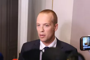 Marić za dlaku preživio opoziv, presudan glas 'desperada' Sauche