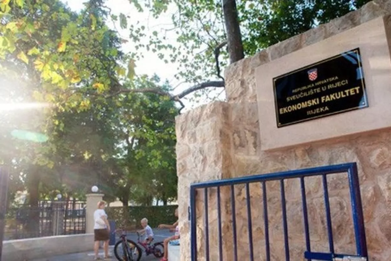 Deveta generacija upisala doktorski studij ekonomije i poslovne ekonomije na EFRI