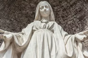 Papa: Žena koja se ukazuje u Međugorju 'nije Isusova majka'